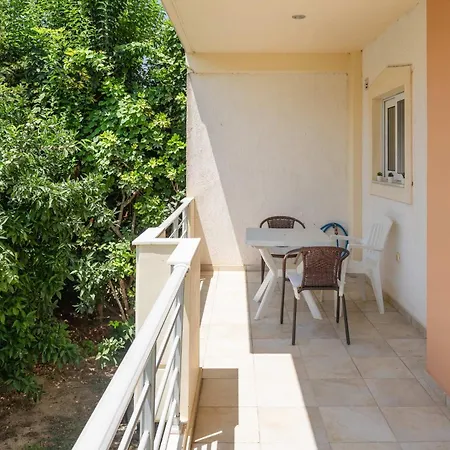 Beachside Haven - Private Garden & Views Holiday home *