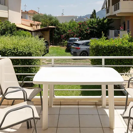 Beachside Haven - Private Garden & Views *